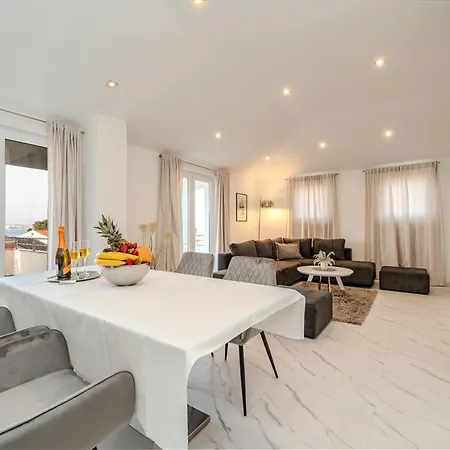 Very Good Life Apartment *
