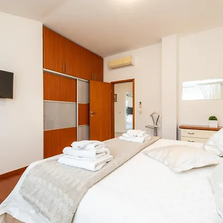 Very Good Life Preko