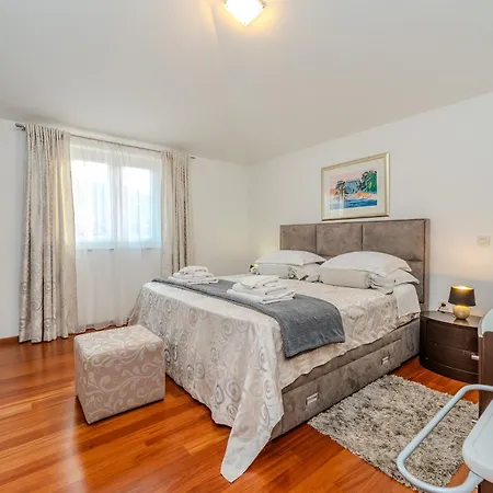 Very Good Life Apartment *