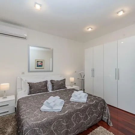 Very Good Life Apartment *