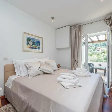 Διαμέρισμα Very Good Life *