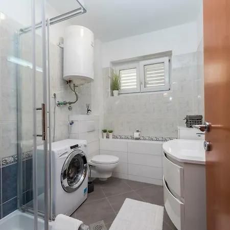 Very Good Life * Preko