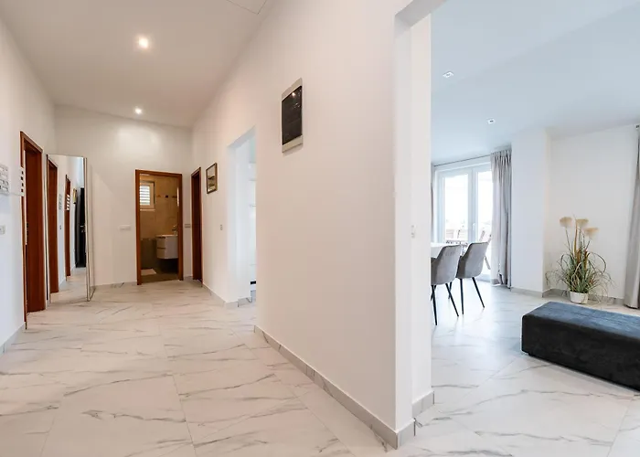 Very Good Life شقة بريكو