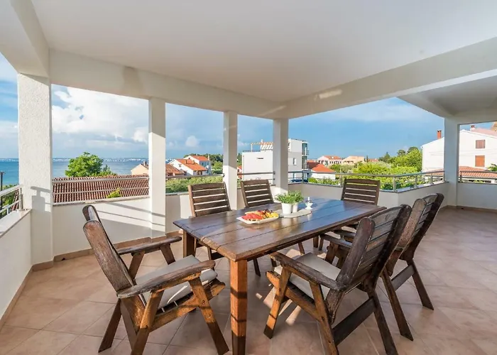 Very Good Life شقة بريكو