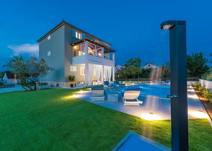 Very Good Life شقة